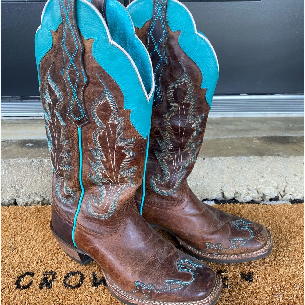 Women’s ariat boots